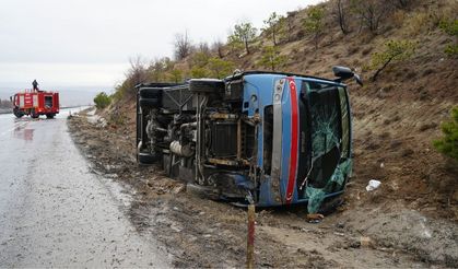 Cezaevi ring aracı şarampole devrildi: 7'si jandarma 9 yaralı