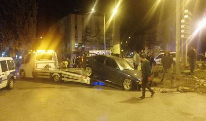 Polisin dur ihtarına uymayan sürücü, kaçarken kaza yaptı
