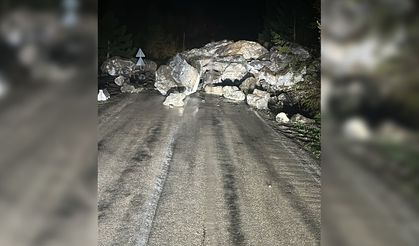 Kastamonu’da heyelan, karayolu kapandı