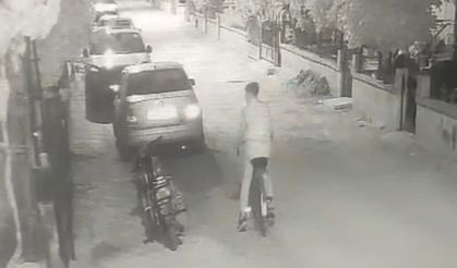 Çaldığı bisikleti beğenmedi bırakıp motosikleti götürdü