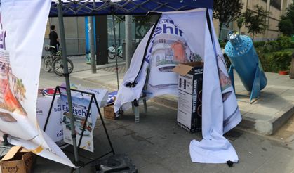 AK Parti standına saldırı