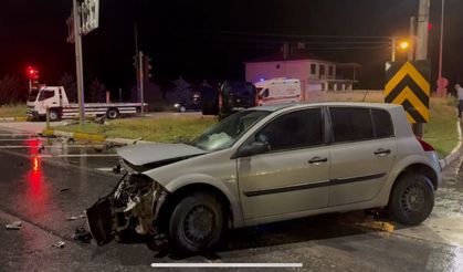 İki otomobil çarpıştı: 6 yaralı