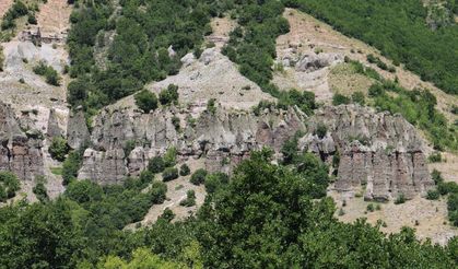Görüntüsü peri bacalarını andırıyor, efsanesi dilden dile dolaşıyor