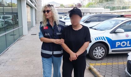 Genç kız, arkadaşından ayrılmasını isteyen annesini yaraladı