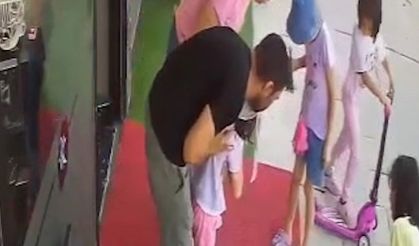 Boğazına şeker kaçan çocuğu 'heimlich' manevrası kurtardı