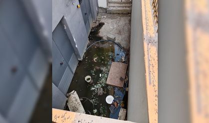 Diyarbakır’da deprem konutlarını lağım suyu bastı!