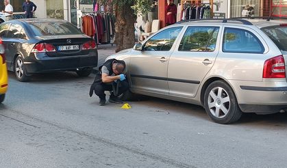 Silahlı saldırganlar işyerine kurşun yağdırdı