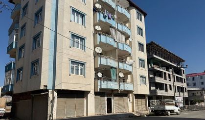 Bitişikteki inşaattan binayı kurşun yağmuruna tuttular