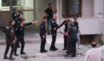 Cezaevinden çıktı, eşi ve kızını yaralayıp rehin aldı