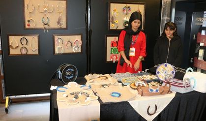 Diyarbakır’da kadınlar, at nallarını hediyelik eşyaya dönüştürüyor