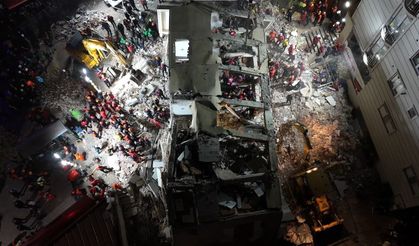 Gebze’deki enkaz başında 14. saat: Umut, betonun altında direniyor