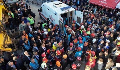 Gebze’de yürekleri dağlayan kurtuluş: 18 yaşındaki Dilara enkazdan sağ çıkarıldı