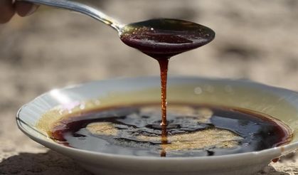 Mardin’in ‘Mazrone Üzümü’ beyaz toprakla mayalandı