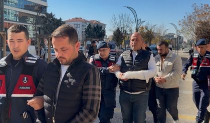 Polise yumruklu saldırıya 3 tutuklama