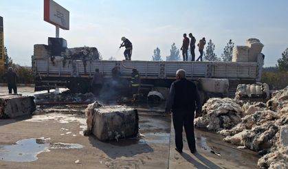 Diyarbakır'da pamuk yüklü tırda yangın