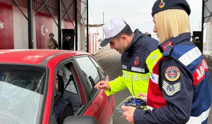 Diyarbakır'da jandarmadan bayram öncesi trafik denetimi