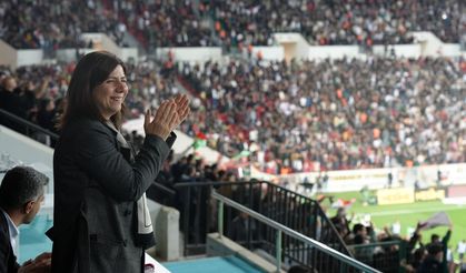 Eşbaşkan Bucak, Amedspor coşkusuna ortak oldu