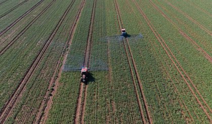 Barak Ovası’nda çiftçilerin mesaisi