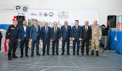 Vali Zorluoğlu Çermik kitap fuarını ziyaret etti
