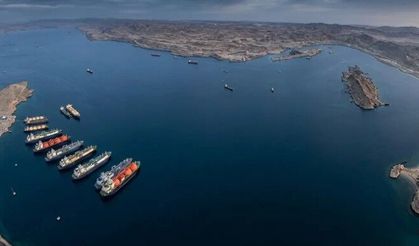 Hürmüz'de yeni kriz: Bir yük gemisi vuruldu