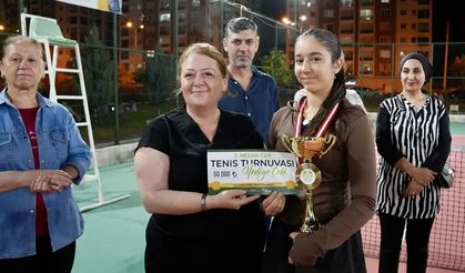 Diyarbakır’da ‘3.Rezan Cup’ tenis turnuvası sona erdi