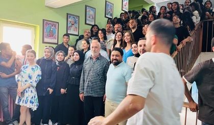 Diyarbakırlı öğretmene vefa örneği: Alkışlarla gönderildi