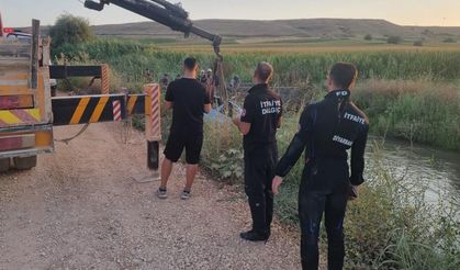 Diyarbakır’da otomobil su kanalına uçtu, sürücüsü sağ kurtarıldı