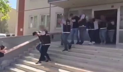 Diyarbakır'da "Sokaklar Güvende" operasyonunda yakalanan 26 zanlı tutuklandı