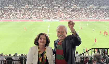 Mızraklı yedi yıl sonra Amedspor tribününde