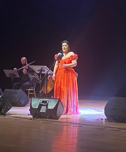 Kürt Soprano Pervin Chakar’dan Diyarbakır’da büyüleyen konser