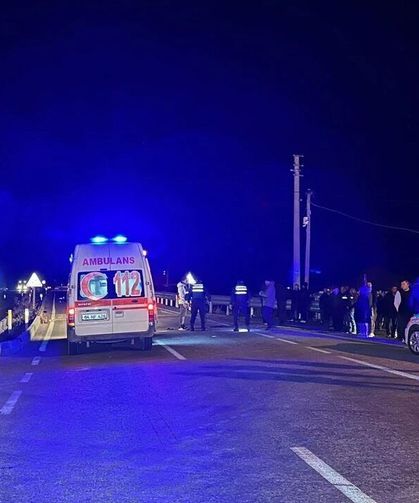 Otomobilin çarptığı 3 yaya öldü