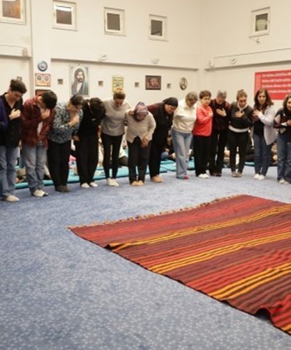 Hızır Cemi: Çıralar Rojava için yakıldı