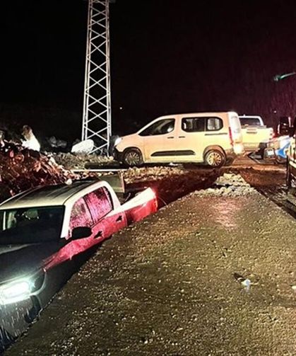 Devrilen kamyonette 3 yaralı