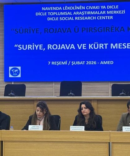 Diyarbakır’da Rojava, Kürt siyaseti ve çözüm süreci tartışıldı