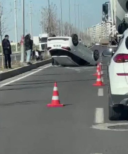 Diyarbakır'da araç takla attı: 1 yaralı