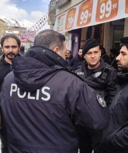 Hakkari’de zabıtadan yurttaşa saldırı