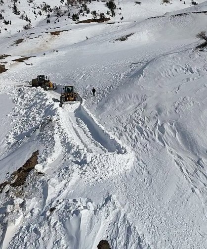 Siirt'te kar yağışı 120 köy yolunu kapattı
