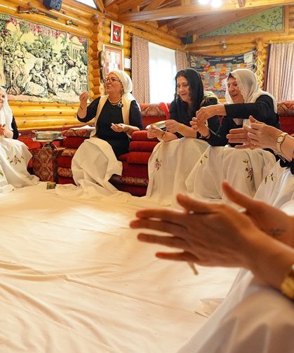 Diyarbakır'da kadınlardan "şehriye kesme" geleneği