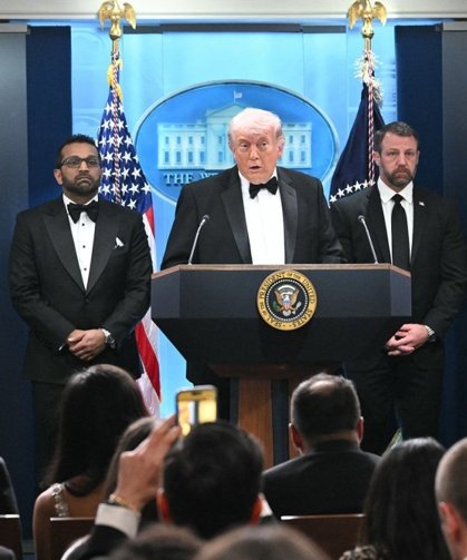 Trump'ın katıldığı yemeğe silahlı saldırı girişimi