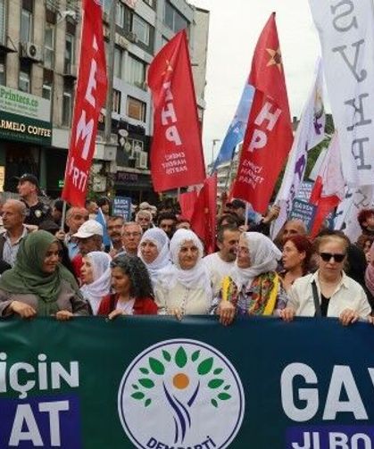 İstanbul’da 'Barış İçin Adım At' çağrısında binler yürüdü