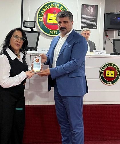 Gülistan Kanîreş Diyarbakır’da okurlarıyla buluştu