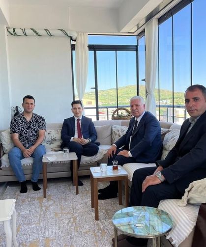 Başkan Karamehmetoğlu'ndan aile ziyareti