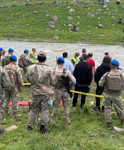 Kayıp emekli öğretmen derede ölü bulundu
