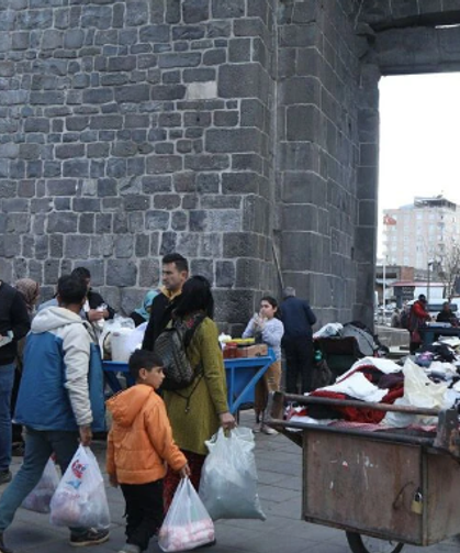 Kürtlerin yoğun yaşadığı 16 şehirde süreç araştırması; "Ekonomik kriz", "Kürt sorununu" geçti