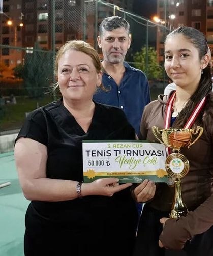 Diyarbakır’da ‘3.Rezan Cup’ tenis turnuvası sona erdi