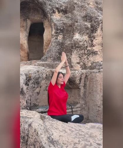Diyarbakır'daki Hilar Mağaraları'nda 60 kadınla yoga