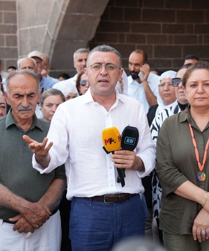 Diyarbakır Sur karanlığa teslim; DEM Parti ve muhtarlardan sert tepki