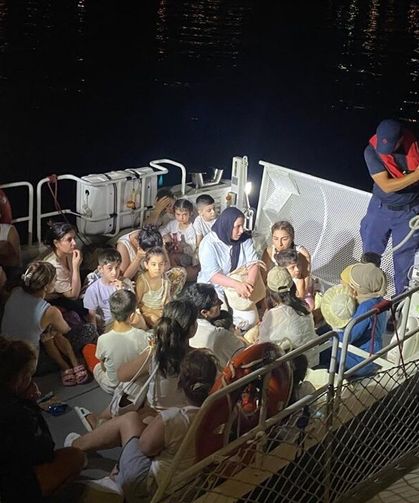 Bodrum açıklarında 40 göçmen yakalandı; 2 gözaltı