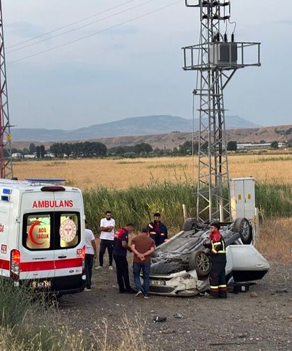 Takla atan otomobilde 3 yaralı