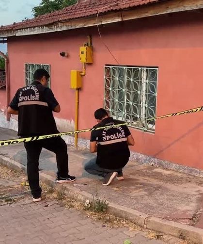 Silahlı kavgada 1'i çocuk 3 yaralı